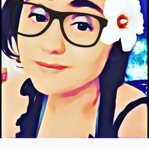 Meet your Posher, Elena